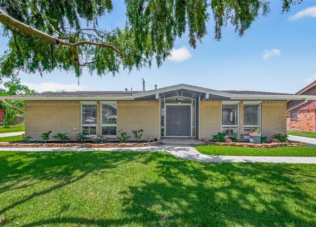 Property at 3810 Marlin Ln, La Porte, TX 77571, 4 beds, 2 baths