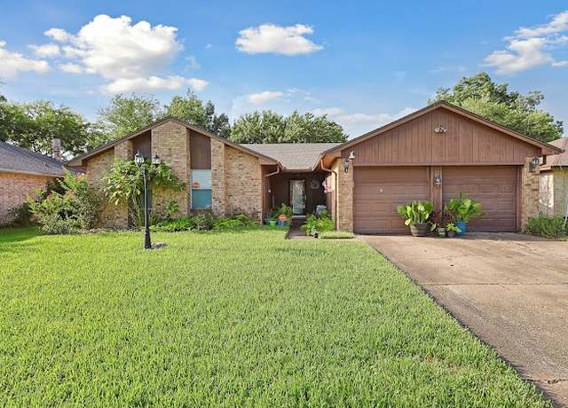 Property at 1406 River Rock Dr, Missouri City, TX 77489, 3 beds, 2 baths