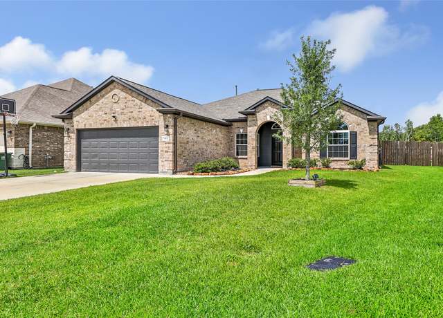Property at 412 Pebble Dr, Dayton, TX 77535, 4 beds, 2 baths