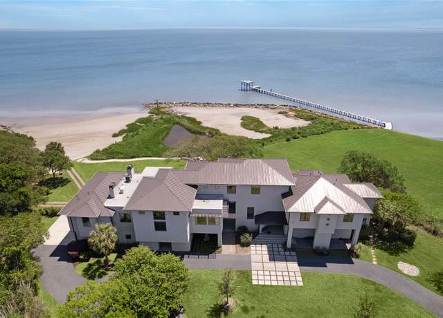 Property at 633 Quintana Roo Pl, Seabrook, TX 77586, 5 beds, 7 baths