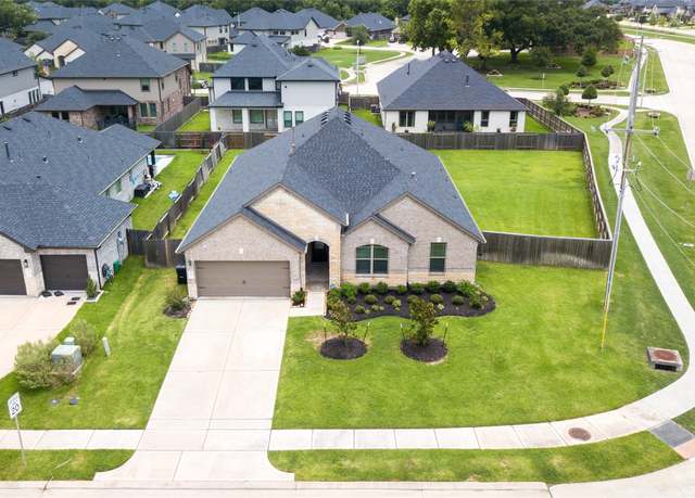 Property at 127 Dorado Dr, Friendswood, TX 77546, 4 beds, 3 baths