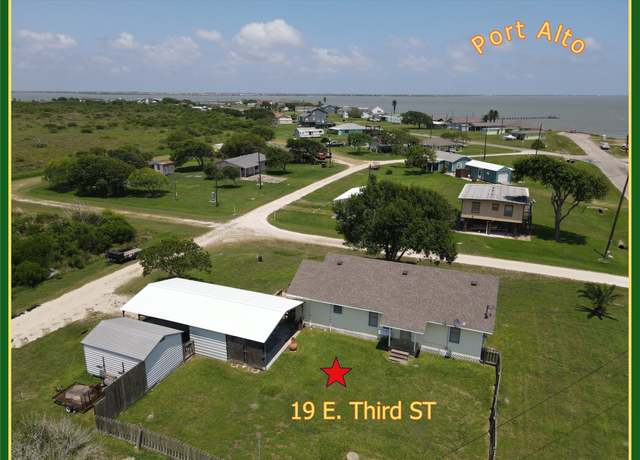 Property at 19 E Third St, Port Lavaca, TX 77979, 2 beds, 1 bath
