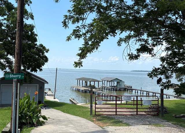 Property at 11 Sherry Ln, Coldspring, TX 77331, 2 beds, 2 baths