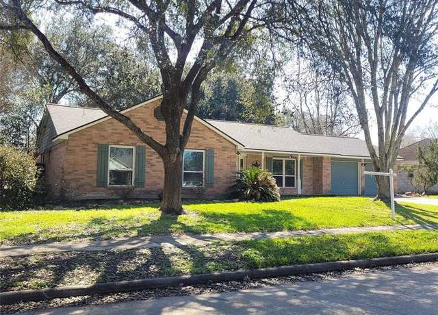 Property at 1310 Piney Woods Dr, Friendswood, TX 77546, 3 beds, 2 baths