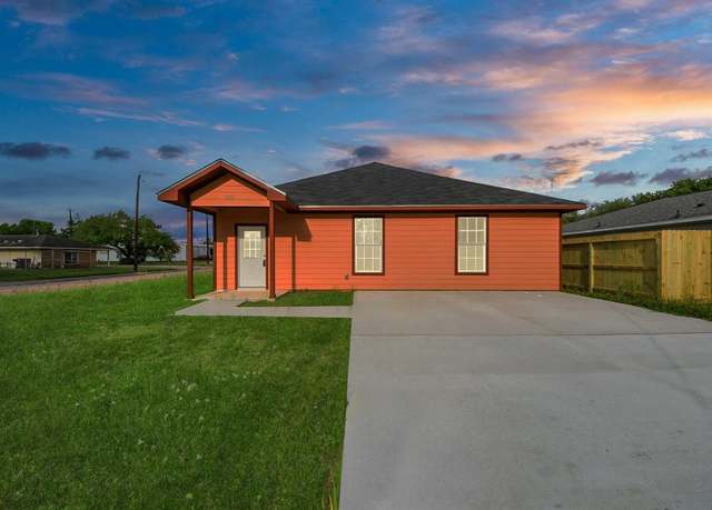Property at 1518 Heights St, Pasadena, TX 77503, 3 beds, 2 baths