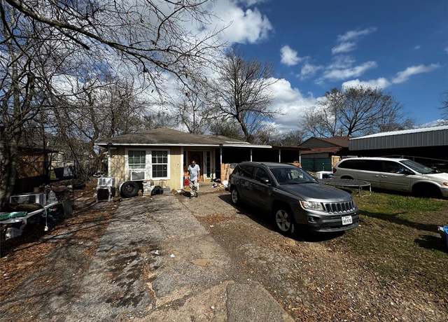 Property at 5815 Pershing St, Houston, TX 77033, 3 beds, 1 bath