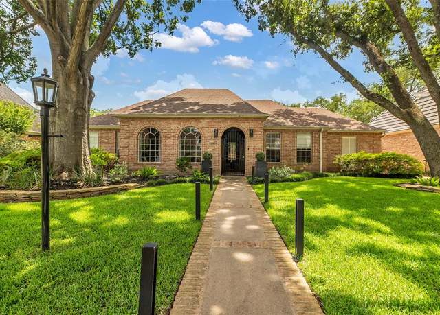 Property at 15819 Foxgate Rd, Houston, TX 77079, 3 beds, 2.5 baths
