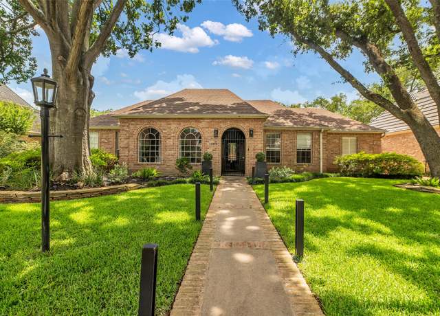 Property at 15819 Foxgate Rd, Houston, TX 77079, 3 beds, 2.5 baths