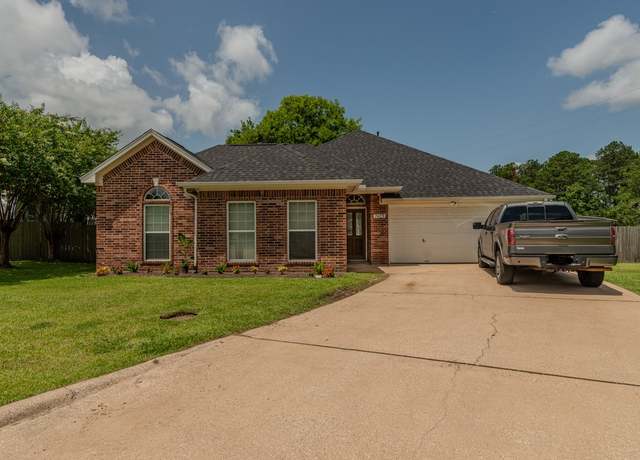 Property at 7475 Wooded Creek Dr, Beaumont, TX 77708, 3 beds, 2 baths
