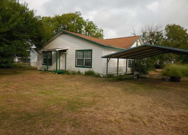Property at 628 Austin St W, Matagorda, TX 77457, 2 beds, 1 bath