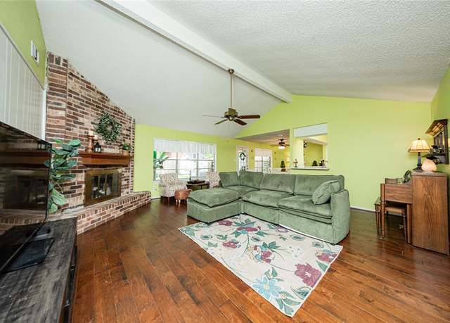 Property at 2026 Briar Ridge Dr, Rosenberg, TX 77471, 3 beds, 2 baths