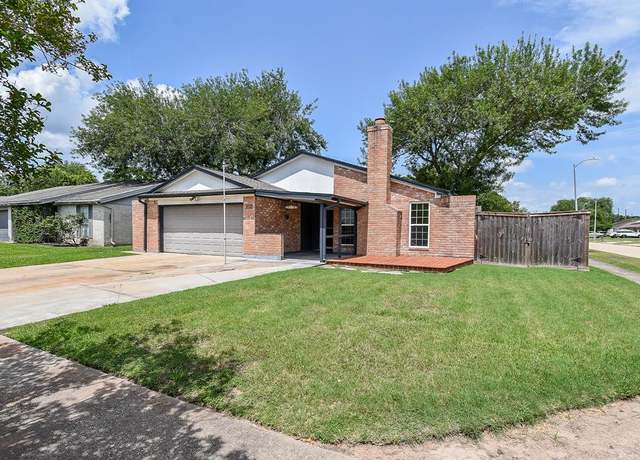 Property at 1102 Ashdale Dr, Sugar Land, TX 77498, 3 beds, 3 baths