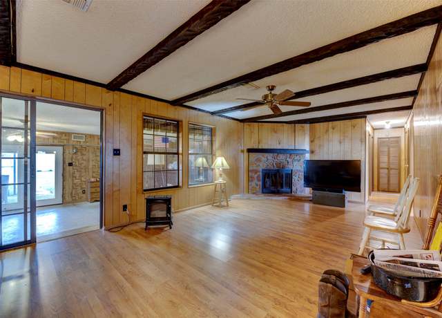 Property at 2180 Washington Ave, Alvin, TX 77511, 4 beds, 3 baths