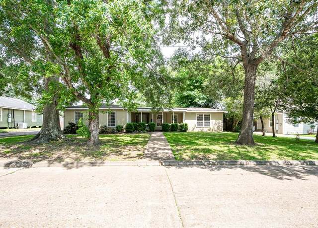 Property at 412 Kentucky St, Liberty, TX 77575, 3 beds, 2 baths