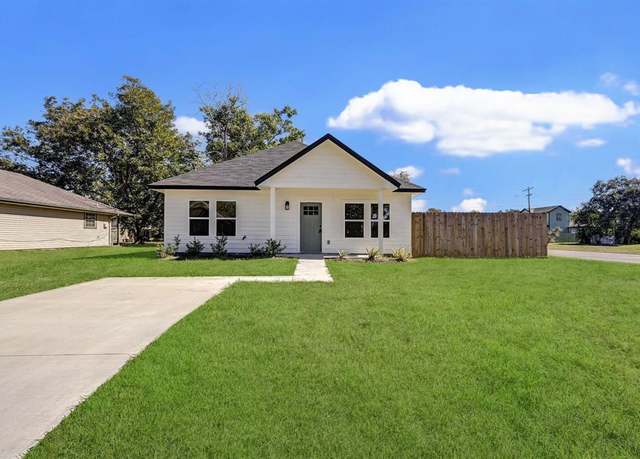Property at 2900 9th St, Port Arthur, TX 77640, 3 beds, 2 baths