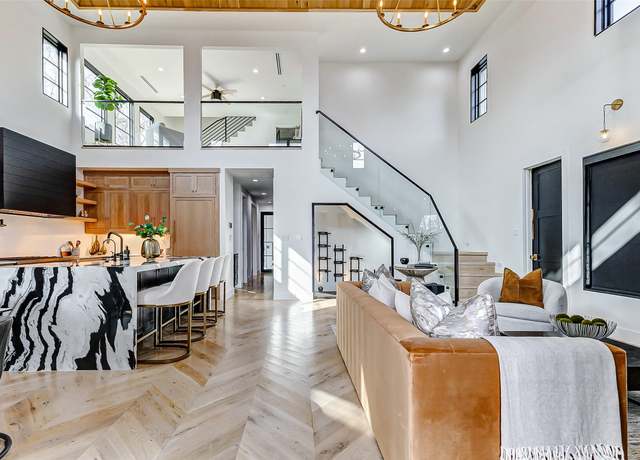 Property at 1030 Voight St, Houston, TX 77009, 5 beds, 5.5 baths