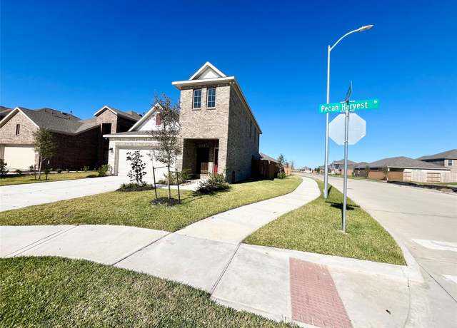 Property at 931 Pecan Harvest Dr, Beasley, TX 77417, 4 beds, 2.5 baths