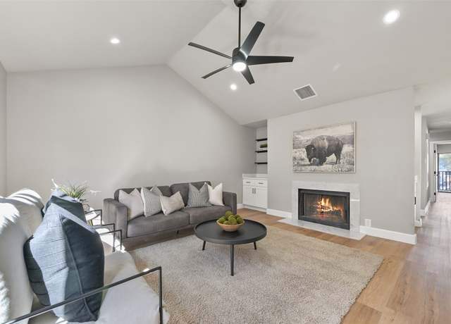 Property at 2829 Timmons Ln #222, Houston, TX 77027, 2 beds, 2 baths