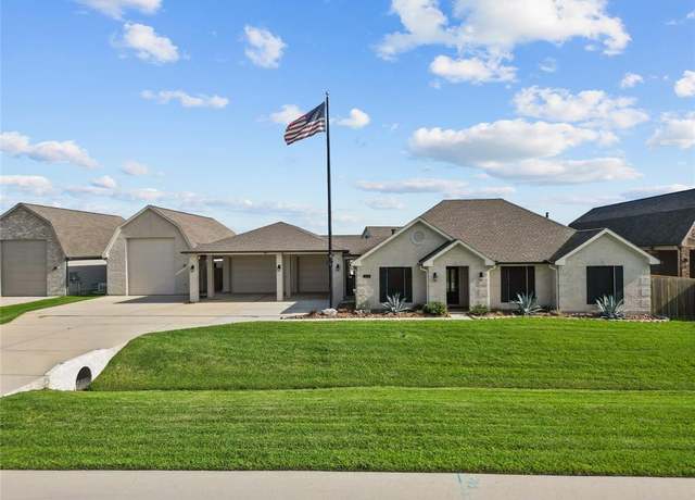 Property at 2214 Morales Dr, Dickinson, TX 77539, 3 beds, 2.5 baths
