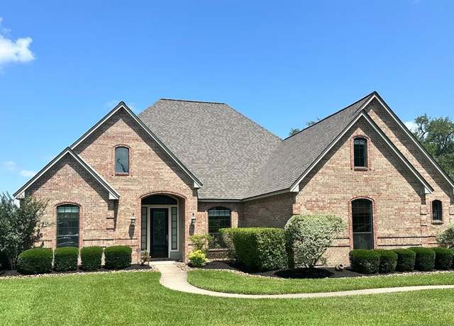 Property at 1008 Heritage Oaks Dr, Angleton, TX 77515, 5 beds, 4 baths