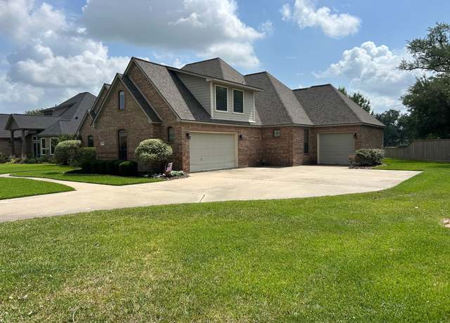 Property at 1008 Heritage Oaks Dr, Angleton, TX 77515, 5 beds, 4 baths