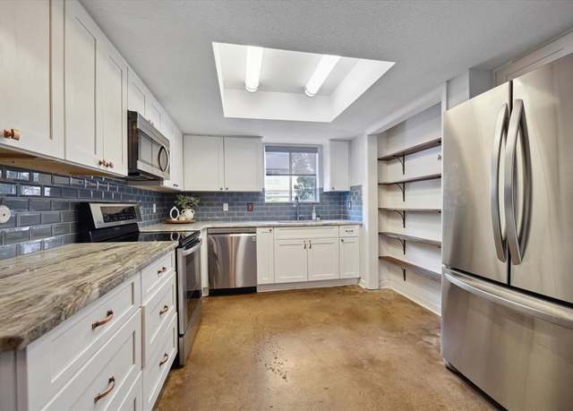 Property at 5005 Georgi Ln #124, Houston, TX 77092, 2 beds, 2.5 baths