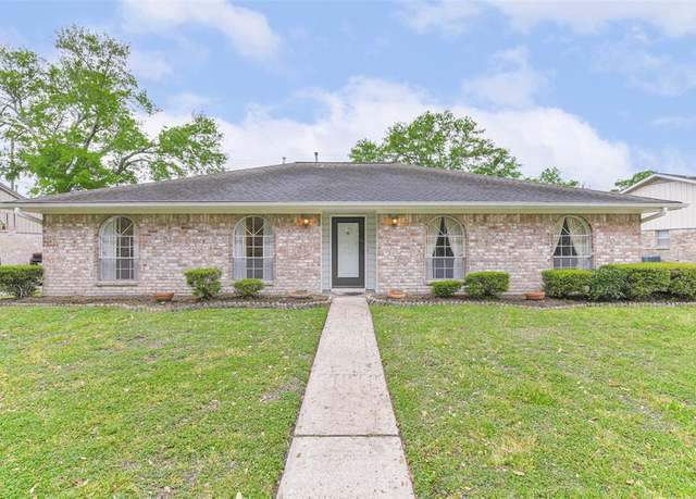 Property at 7123 Bayou Forest Dr, Houston, TX 77088, 3 beds, 2 baths