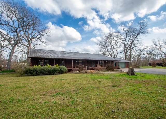 Property at 10734 Cr-31, Angleton, TX 77515, 3 beds, 2 baths