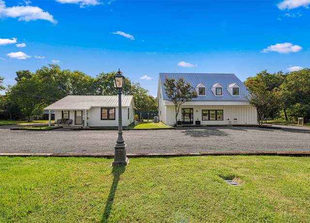 Property at 453 N Washington St, Round Top, TX 78954, 3 beds, 1 bath