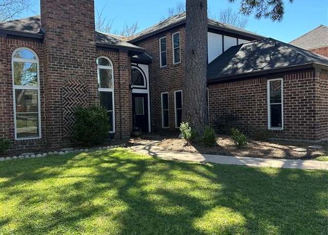 Property at 6527 Greenvale Ln, Houston, TX 77066, 3 beds, 2.5 baths