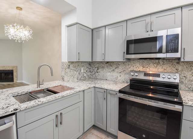 Property at 7677 Cambridge Street Unit 7677, Houston, TX 77054, 2 beds, 2.5 baths
