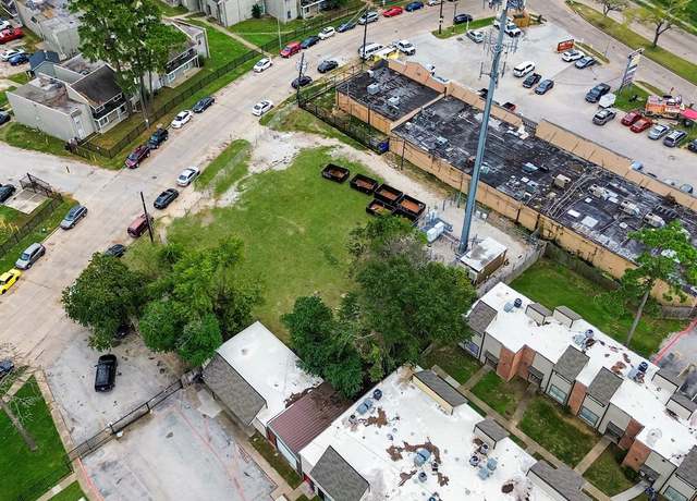 Property at 5723 Lost Forest Dr, Houston, TN 77092