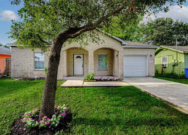 Property at 7315 Palestine St, Houston, TX 77020, 3 beds, 2 baths
