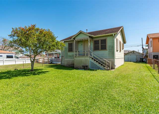 Property at 5621 Avenue Q 1/2, Galveston, TX 77551, 2 beds, 1 bath