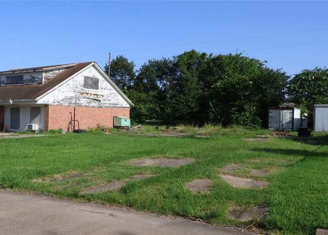 Property at 17202 Woodburn Dr, Houston, TX 77049, 4 beds, 2 baths