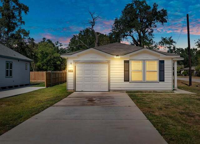 Property at 2802 Sledge St, Waller, TX 77484, 3 beds, 2 baths