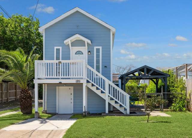 Property at 1211 12th St, Galveston, TX 77550, 1 bed, 1 bath