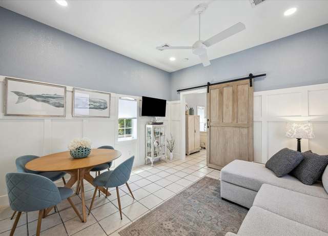 Property at 1211 12th St, Galveston, TX 77550, 1 bed, 1 bath
