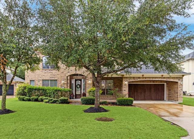 Property at 2826 S Cotswold Manor Dr, Kingwood, TX 77339, 5 beds, 3.5 baths