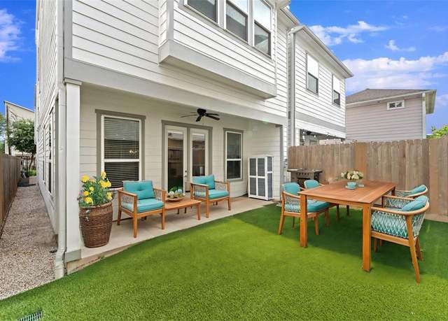 Property at 1511B Crockett St, Houston, TX 77007, 4 beds, 3.5 baths