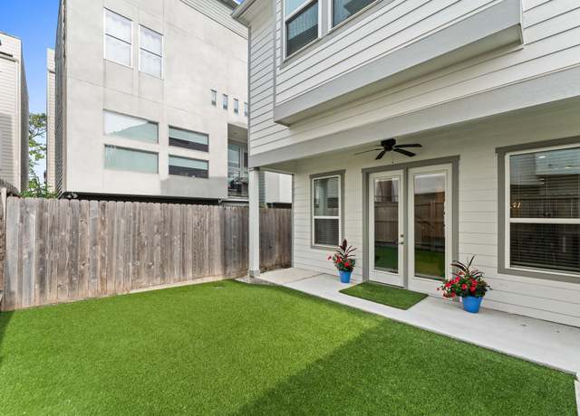 Property at 1511B Crockett St, Houston, TX 77007, 4 beds, 3.5 baths