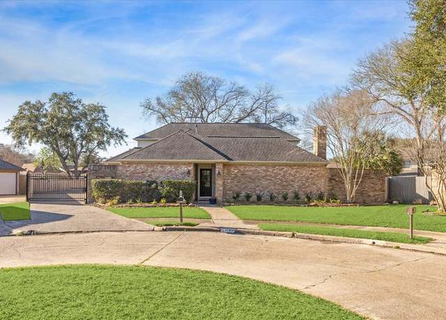 Property at 1702 Cedar Creek Ct, Houston, TX 77077, 4 beds, 2.5 baths