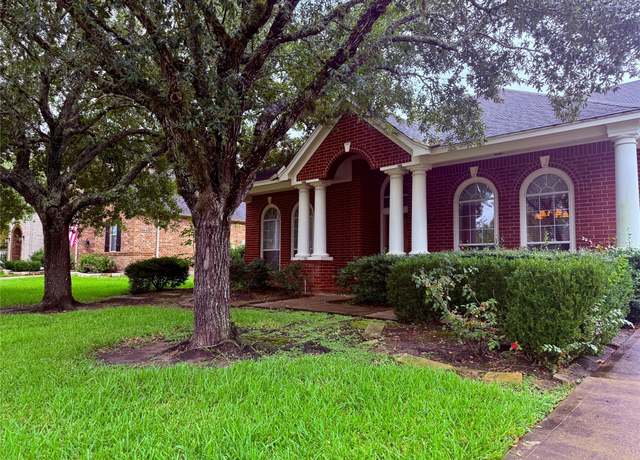 Property at 2227 Greenhaven Dr, Sugar Land, TX 77479, 4 beds, 3.5 baths