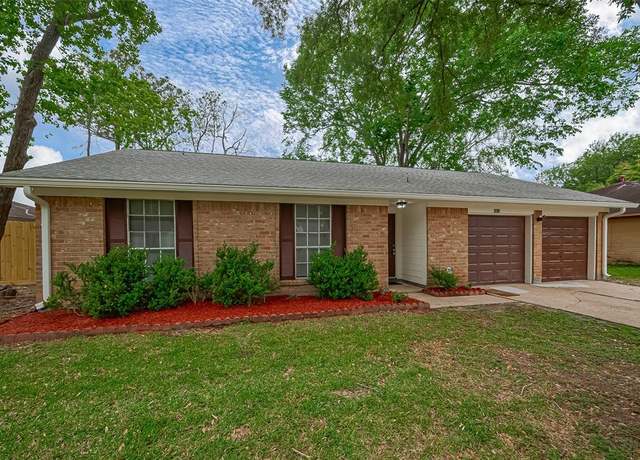Property at 1612 Sleepy Hollow Dr, Pearland, TX 77581, 3 beds, 2 baths