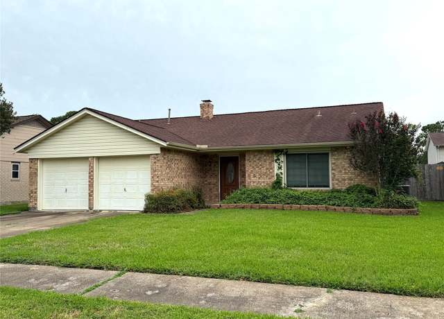 Property at 501 S Travis St, Deer Park, TX 77536, 3 beds, 2 baths