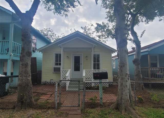 Property at 5419 Avenue R 1/2, Galveston, TX 77551, 3 beds, 1 bath