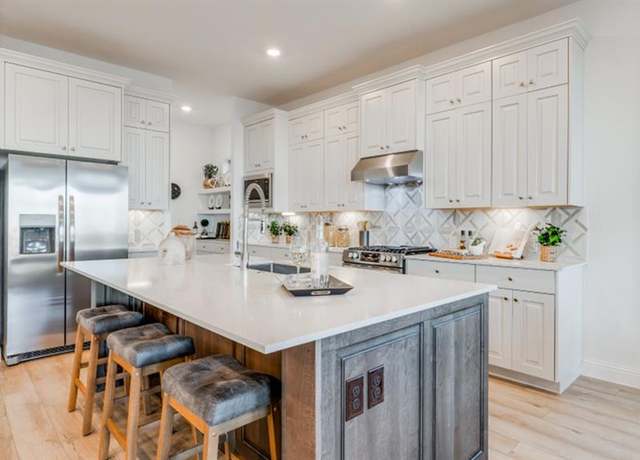 Property at 31026 Sun Valley Dr, Fulshear, TX 77423, 4 beds, 3 baths