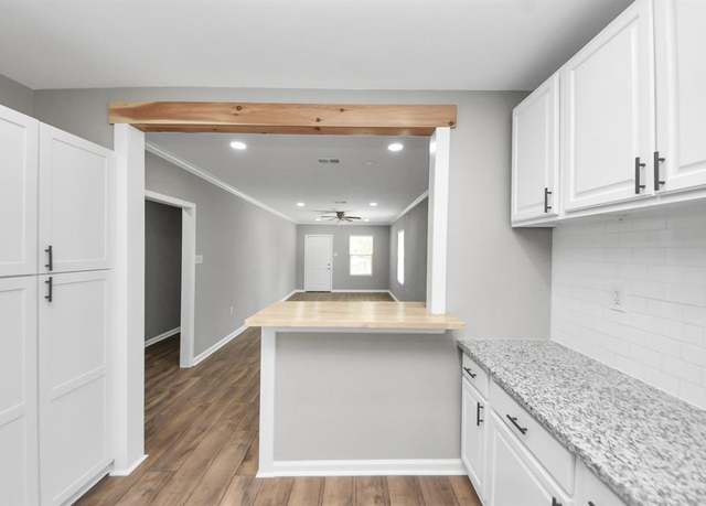 Property at 17 E Lobit St, Baytown, TX 77520, 2 beds, 2 baths