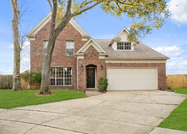 Property at 4016 Greenwood Dr, Pearland, TX 77584, 4 beds, 2.5 baths