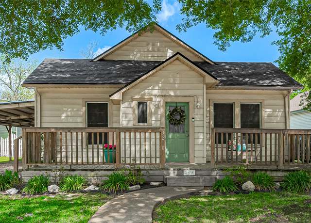 Property at 3210 North Ave, Needville, TX 77461, 2 beds, 1 bath